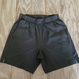 uniqlo athletic shorts mens size small.  Waist size 27 - 30